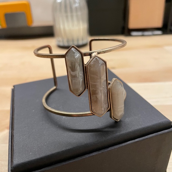 Cuff bracelet in rose gold metal with quartz - Picture 2 of 7